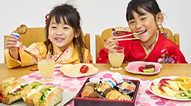 重箱からメニュー、飾りまでこだわりました。お孫さまにも◎